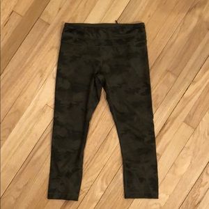 Lululemon run inspire camo crop size 6 leggings